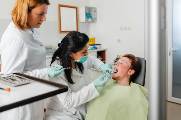 Best Emergency Tooth Extraction in Rmichael, CA